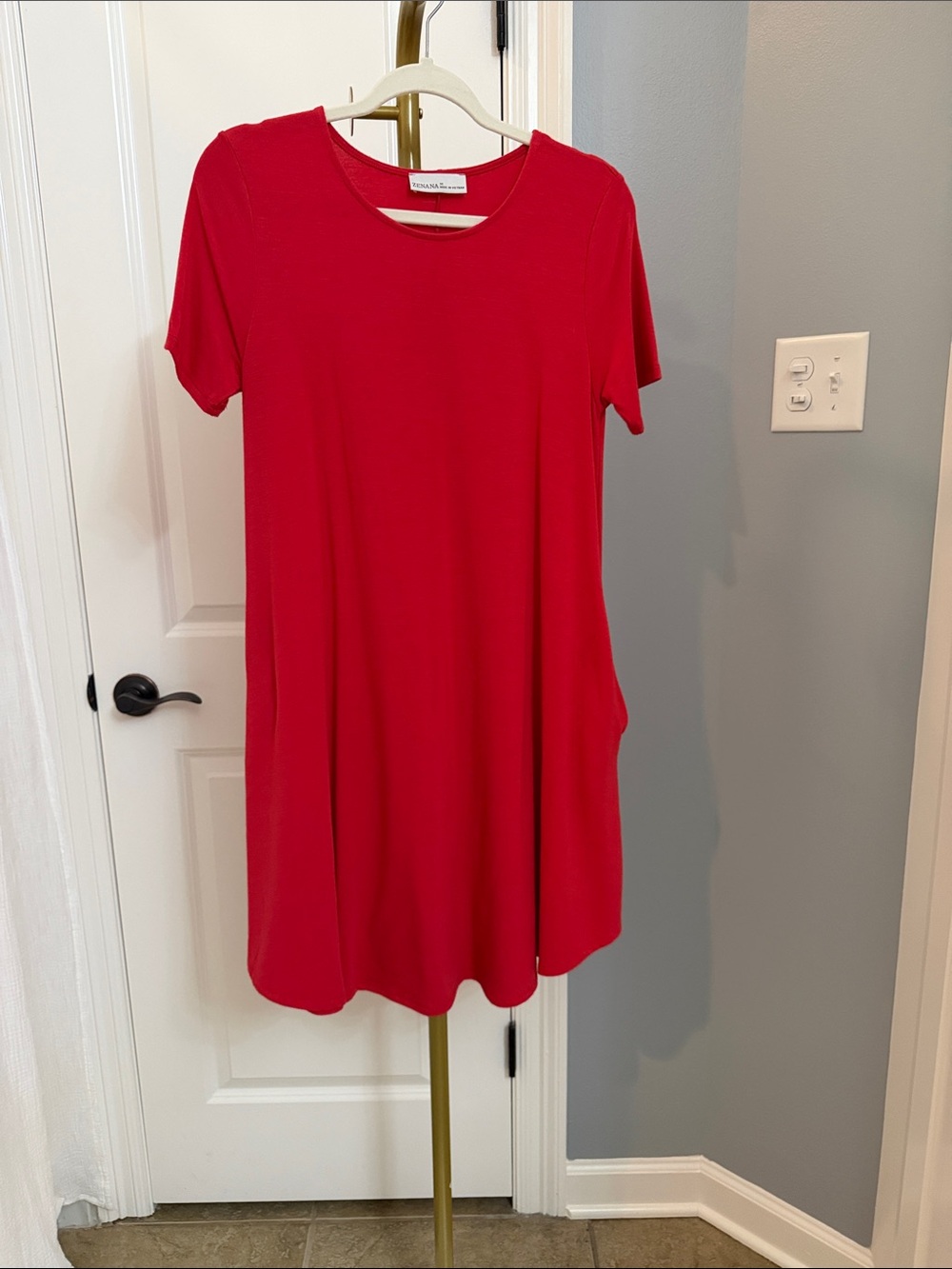 Zenana Outfitters Red Short Sleeve Swing Tunic
